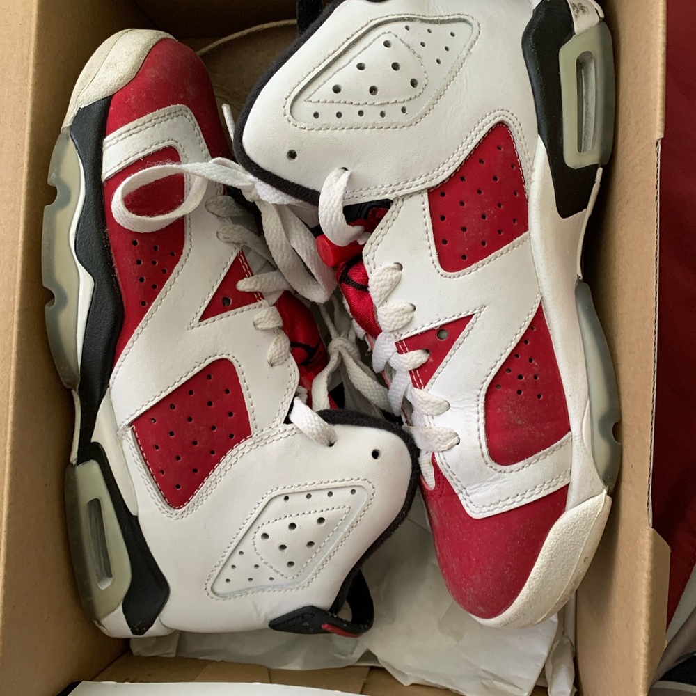 Carmine’s 6s size 4.5